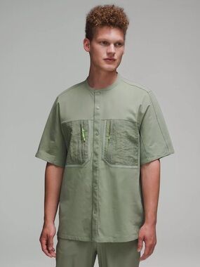 Lululemon Men’s Water-Repellent Hiking Short Sleeve Size XX-Large Green
